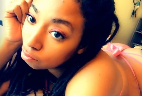 Nacktes geleaktes OnlyFans-Foto von Goldielocs