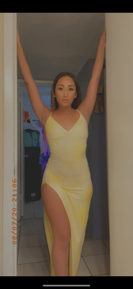 Nacktes geleaktes OnlyFans-Foto von Magic Babe