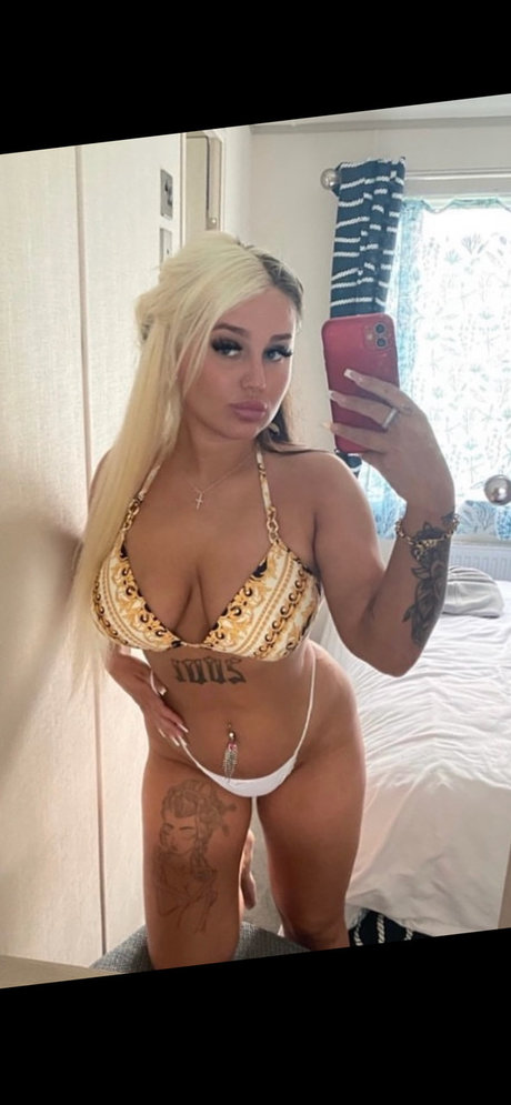 Nacktes geleaktes OnlyFans-Foto von Ellie Jade