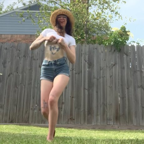 Nacktes geleaktes OnlyFans-Foto von Grace Belmont