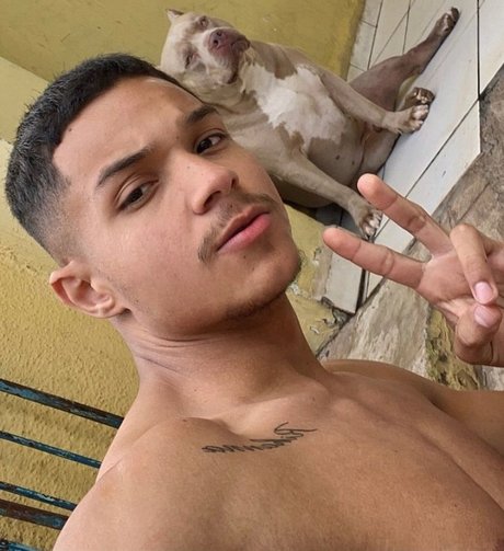 Nacktes geleaktes OnlyFans-Foto von Elton John