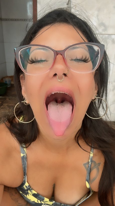 Nacktes geleaktes OnlyFans-Foto von Fetish Mommy