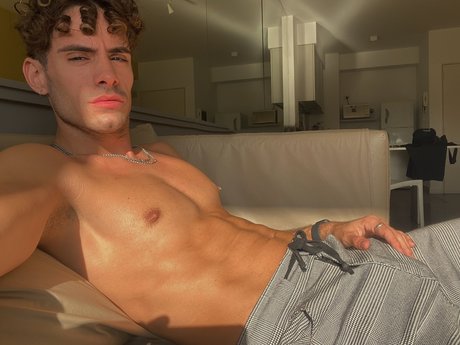 Nacktes geleaktes OnlyFans-Foto von    Free