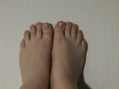 Nacktes geleaktes OnlyFans-Foto von Feetsusi