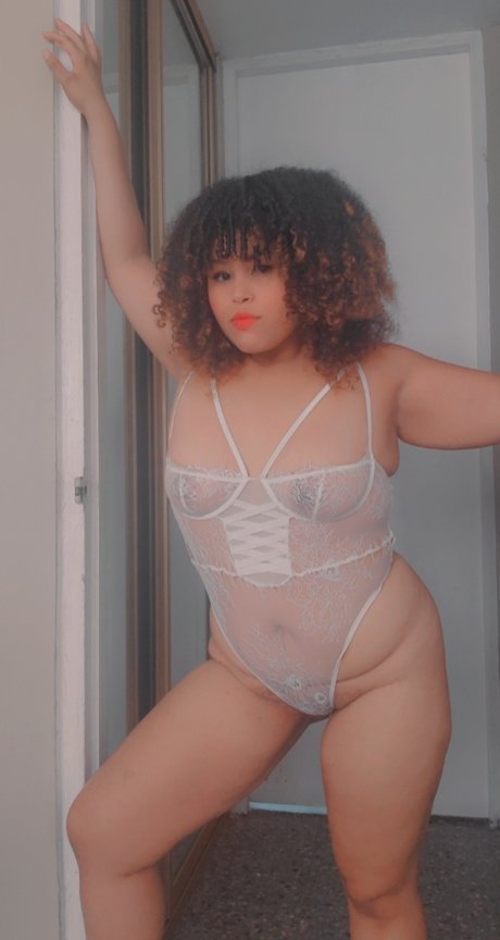 Nacktes geleaktes OnlyFans-Foto von Curvesbyjoa