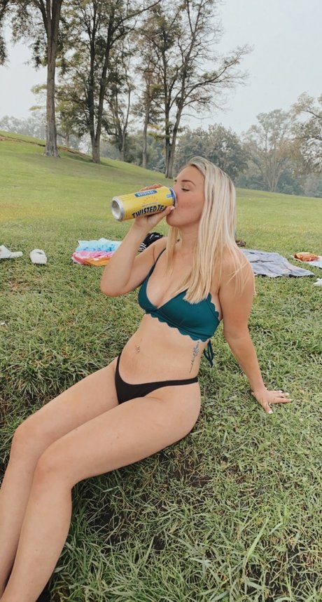 Nacktes geleaktes OnlyFans-Foto von Mya