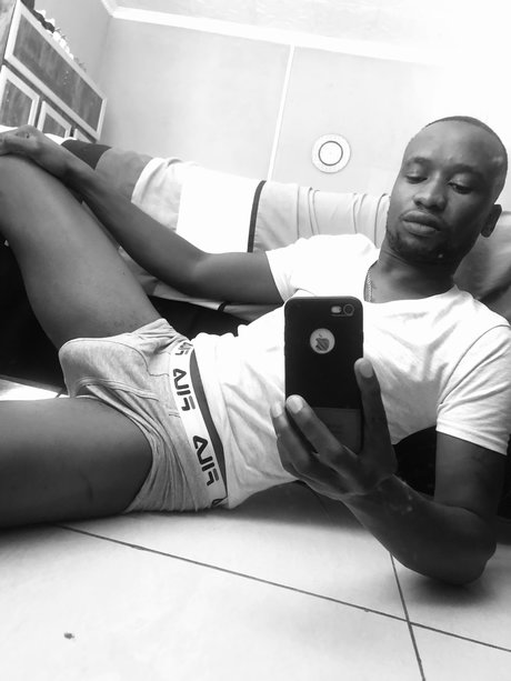 Nacktes geleaktes OnlyFans-Foto von Cyprian Hopewell