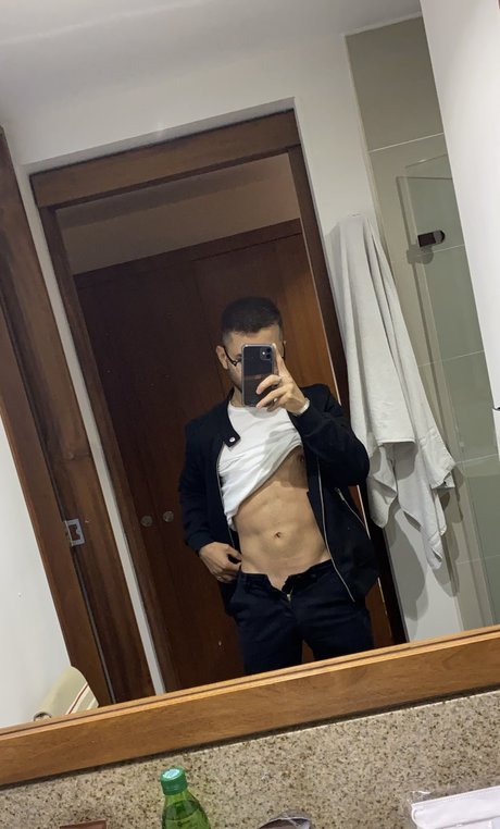 Nacktes geleaktes OnlyFans-Foto von Not Your Kind Of Man 