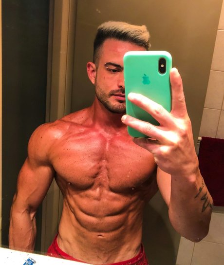 Nacktes geleaktes OnlyFans-Foto von Naked Calisthenics