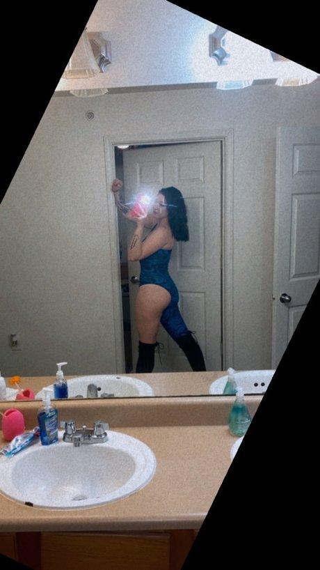 Nacktes geleaktes OnlyFans-Foto von Nai