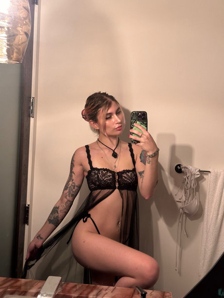Nacktes geleaktes OnlyFans-Foto von Fairy Smoke