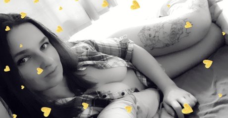 Nacktes geleaktes OnlyFans-Foto von Curvie Emma