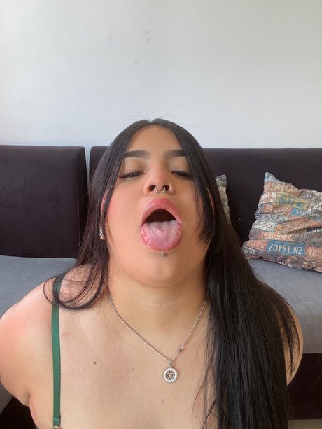 Nacktes geleaktes OnlyFans-Foto von Dari