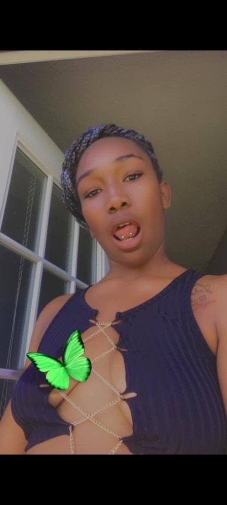 Nacktes geleaktes OnlyFans-Foto von Naii