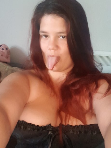 Nacktes geleaktes OnlyFans-Foto von Sarahlou