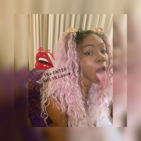Nacktes geleaktes OnlyFans-Foto von Mz Sucktion