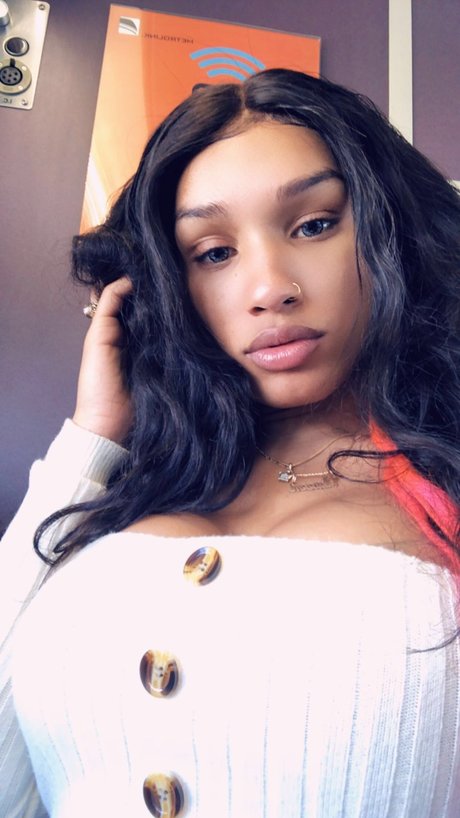 Nacktes geleaktes OnlyFans-Foto von Queen