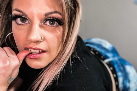 Nacktes geleaktes OnlyFans-Foto von Desbians