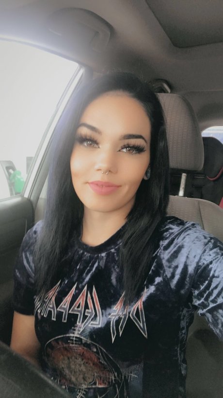Nacktes geleaktes OnlyFans-Foto von Mileena