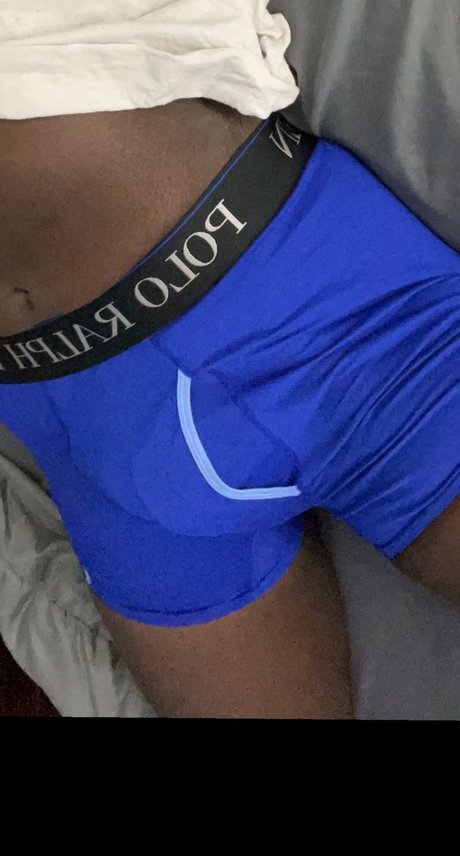 Nacktes geleaktes OnlyFans-Foto von Masked College Boys