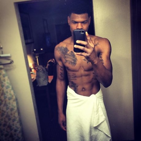Nacktes geleaktes OnlyFans-Foto von Chef Boy R De