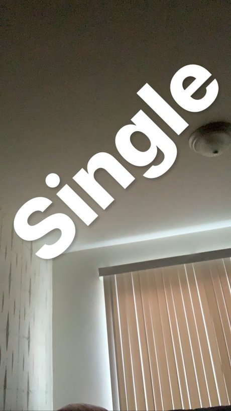 Nacktes geleaktes OnlyFans-Foto von Rerockkk