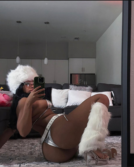 Nacktes geleaktes OnlyFans-Foto von Natural Beauty