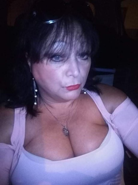 Nacktes geleaktes OnlyFans-Foto von Zdenicka