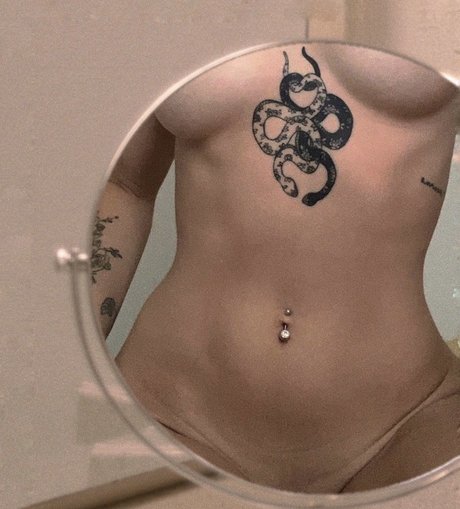 Nacktes geleaktes OnlyFans-Foto von Nat