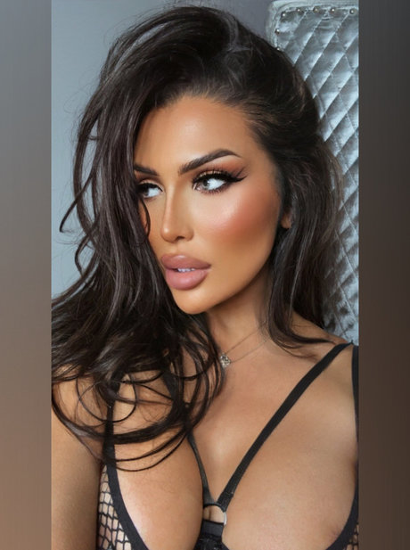 Nacktes geleaktes OnlyFans-Foto von Natalia Loren Free Page