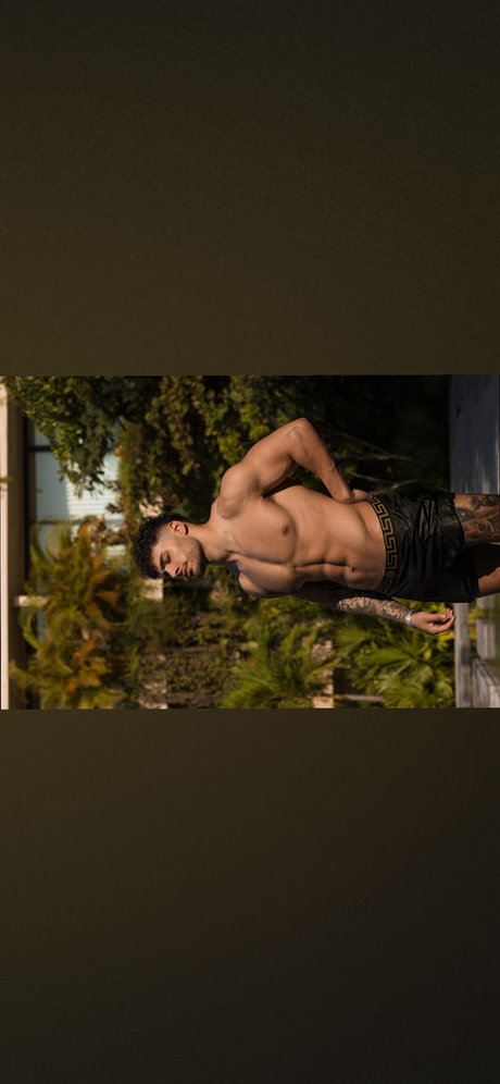 Nacktes geleaktes OnlyFans-Foto von Fitnarad
