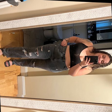 Nacktes geleaktes OnlyFans-Foto von J