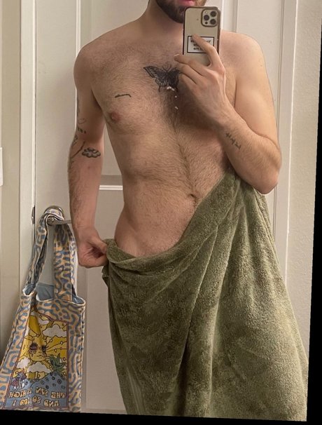 Nacktes geleaktes OnlyFans-Foto von Chris Georges