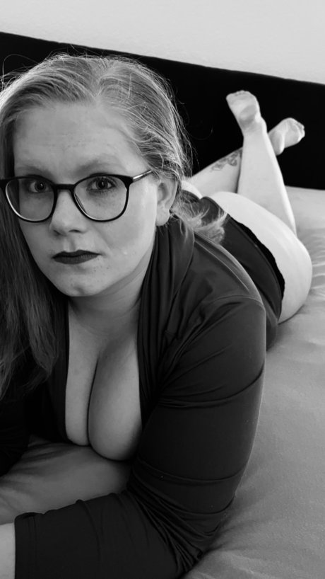 Nacktes geleaktes OnlyFans-Foto von Curvyleo93