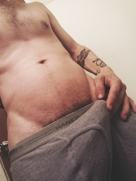Nacktes geleaktes OnlyFans-Foto von Ty Greenwood Free