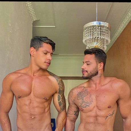 Nacktes geleaktes OnlyFans-Foto von Couple Urban Xxl