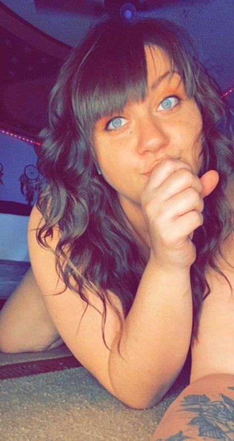 Nacktes geleaktes OnlyFans-Foto von Davinaanivad