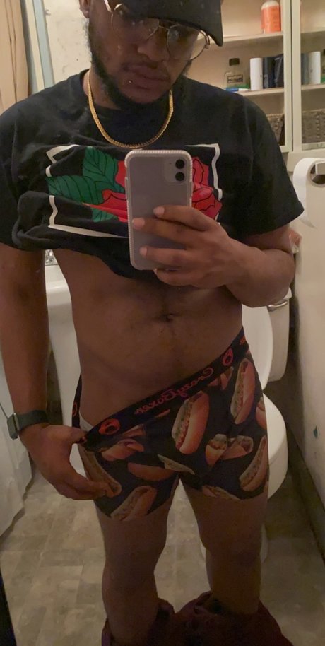 Nacktes geleaktes OnlyFans-Foto von Crude