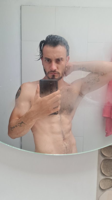 Nacktes geleaktes OnlyFans-Foto von Charles Weston