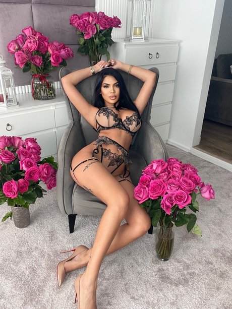 Nacktes geleaktes OnlyFans-Foto von B3llahot