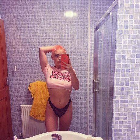 Nacktes geleaktes OnlyFans-Foto von Call Me Baby