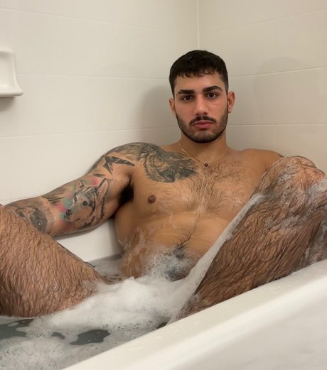 Nacktes geleaktes OnlyFans-Foto von Angelo