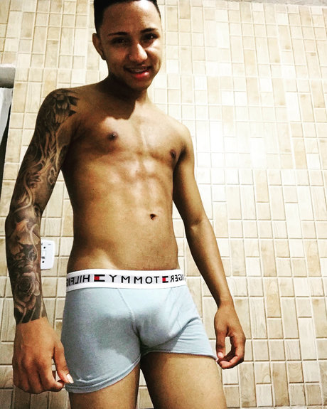 Nacktes geleaktes OnlyFans-Foto von Douglas E