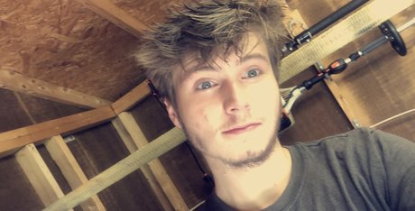 Nacktes geleaktes OnlyFans-Foto von Youngay00
