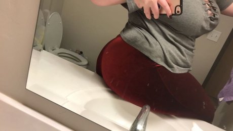 Nacktes geleaktes OnlyFans-Foto von Crimson Queen
