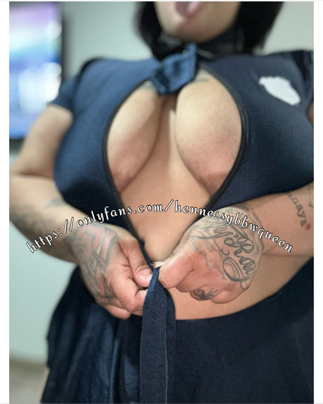 Nacktes geleaktes OnlyFans-Foto von Hennessybbwqueen