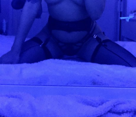 Nacktes geleaktes OnlyFans-Foto von Bel