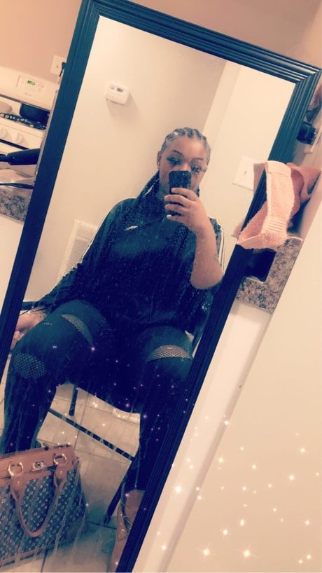 Nacktes geleaktes OnlyFans-Foto von Creamyy Kai 