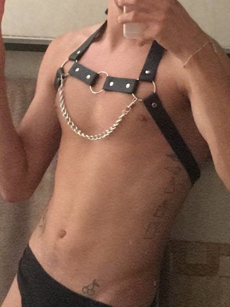 Nacktes geleaktes OnlyFans-Foto von Henry Renoir