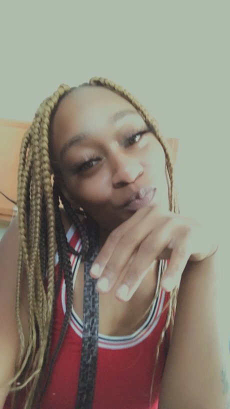 Nacktes geleaktes OnlyFans-Foto von Cinnamon
